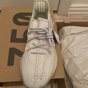 Yeezy 350 boost V2 Light